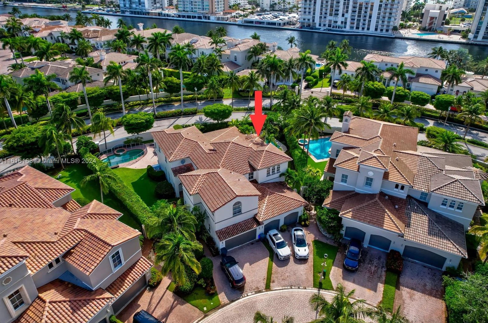 808 Spinnaker Dr, Hollywood FL 33019-5027 exterior