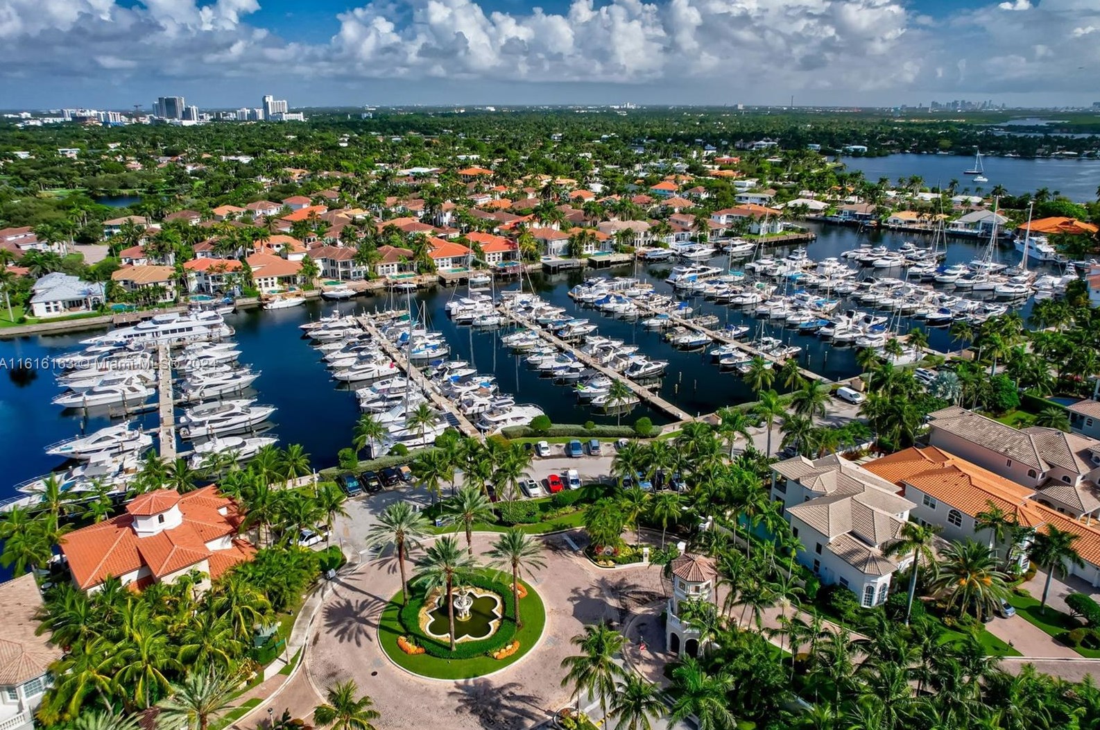 808 Spinnaker Dr, Hollywood FL 33019-5027 exterior