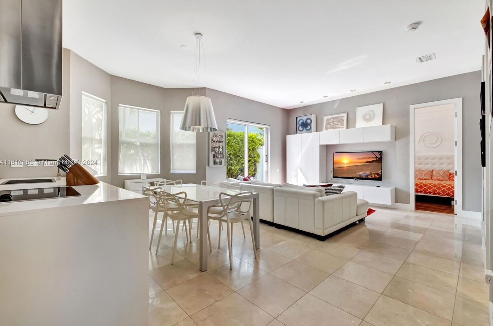 808 Spinnaker Dr, Hollywood FL 33019-5027 exterior