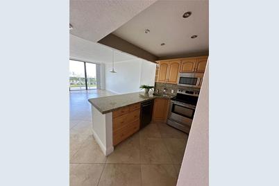 3675 N Country Club Dr #2405, Aventura, FL 33180 - Photo 1