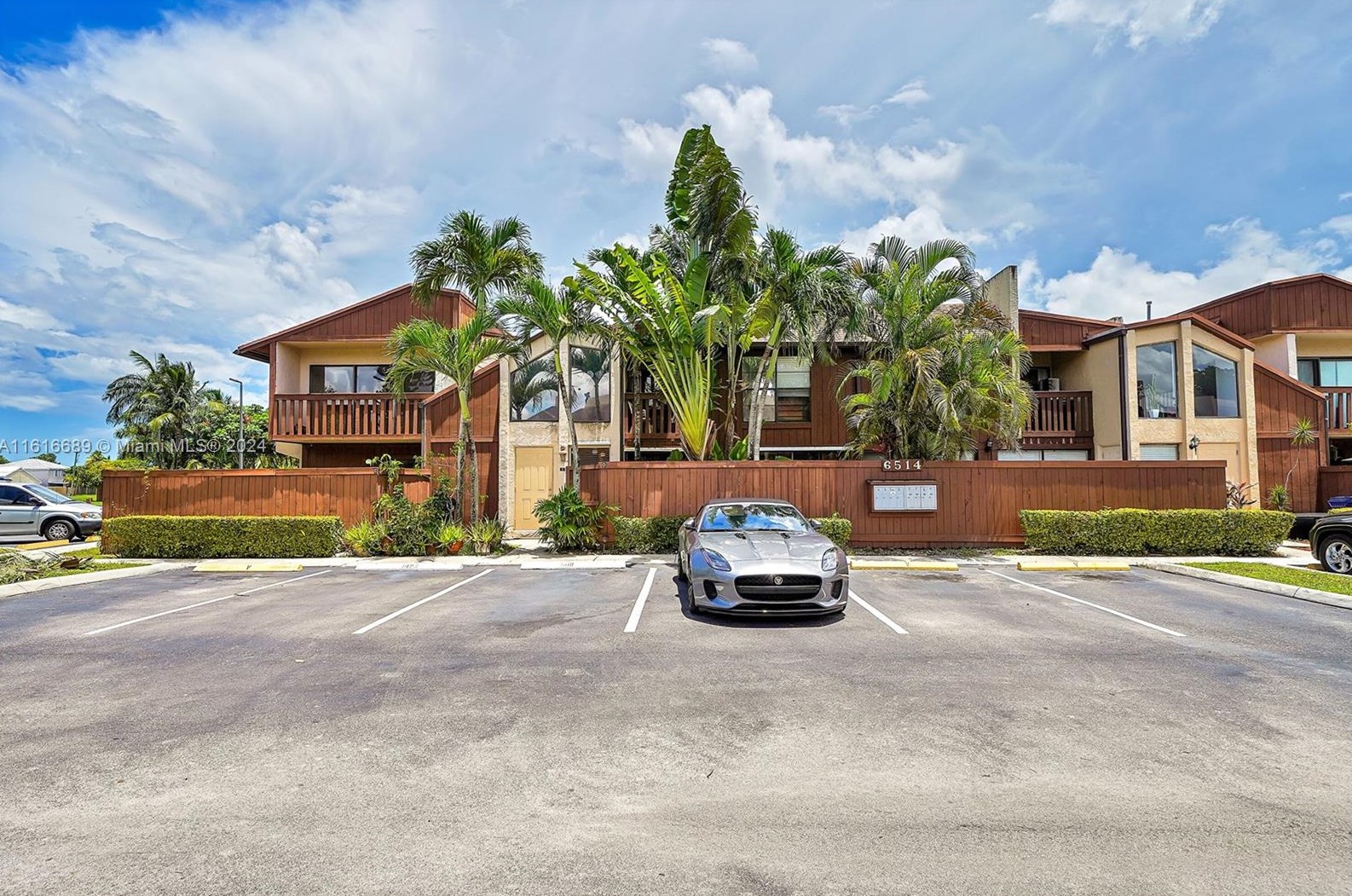 6514 114th Pl, Miami, FL 33173-4781