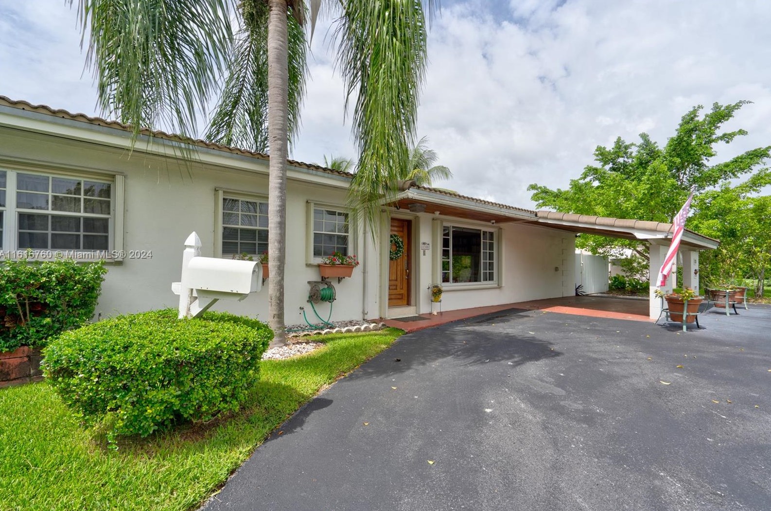 10300 55th St, Miami, FL 33165-7013