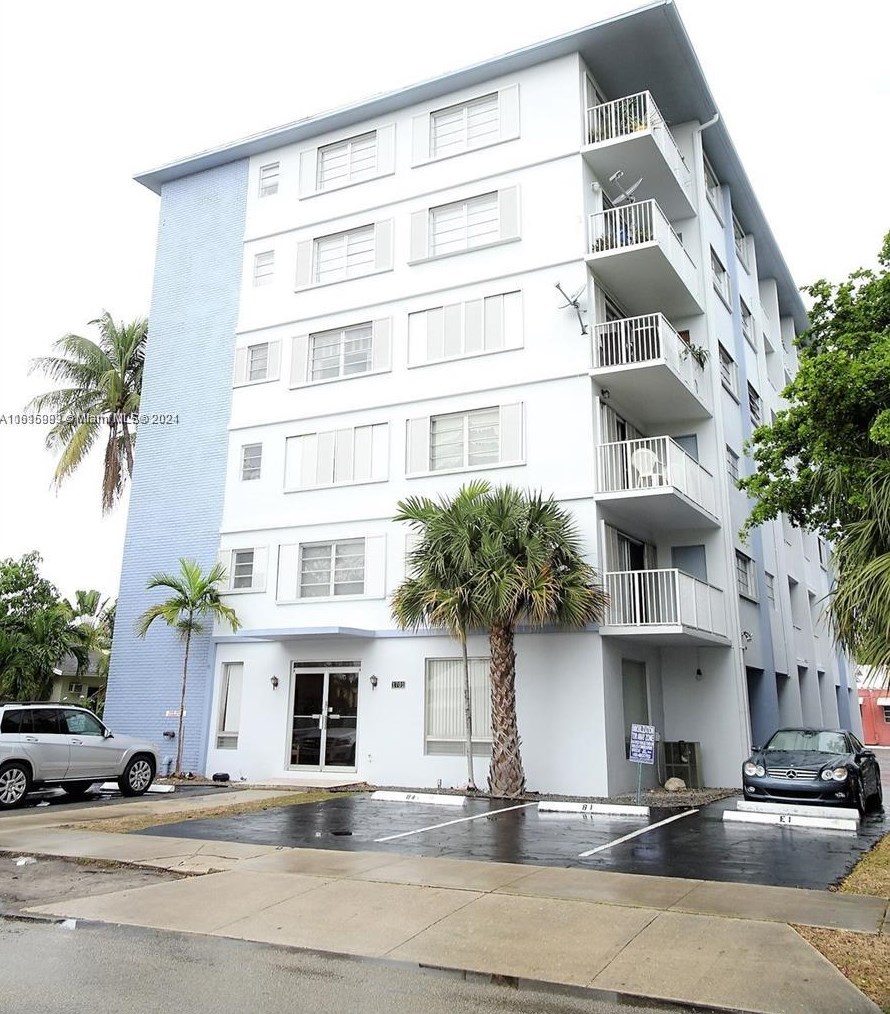1701 Washington St #201, Hollywood, FL 33020