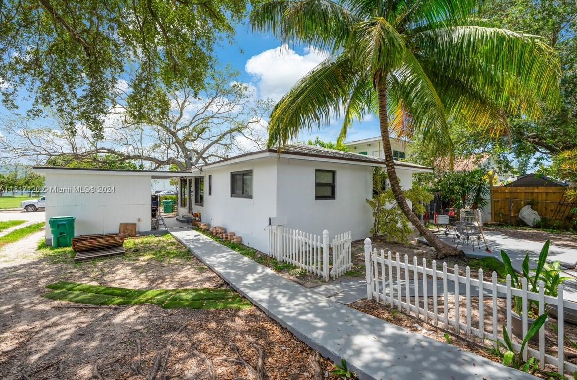 7625 Nw 4th Ct, Miami, FL 33150