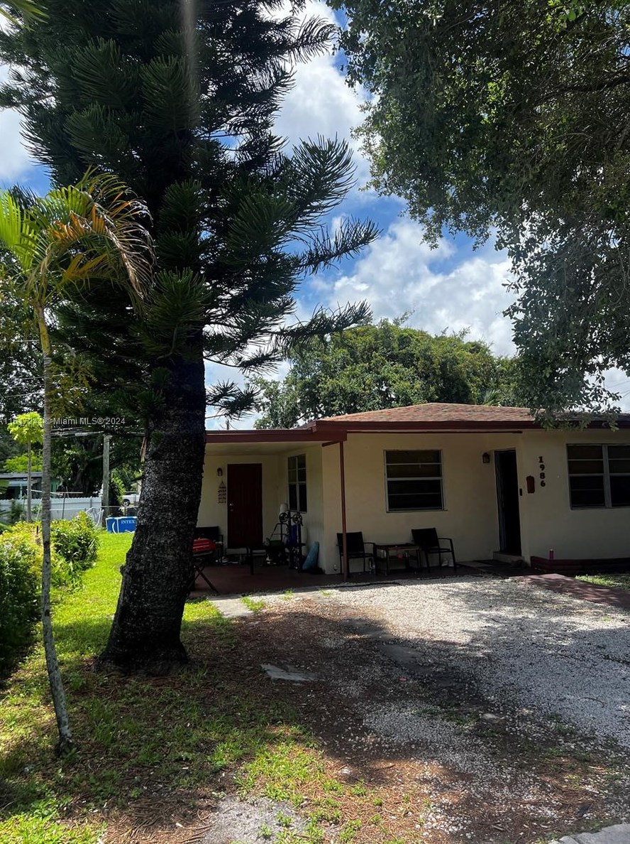 1986 57th St, Miami, FL 33142-3058