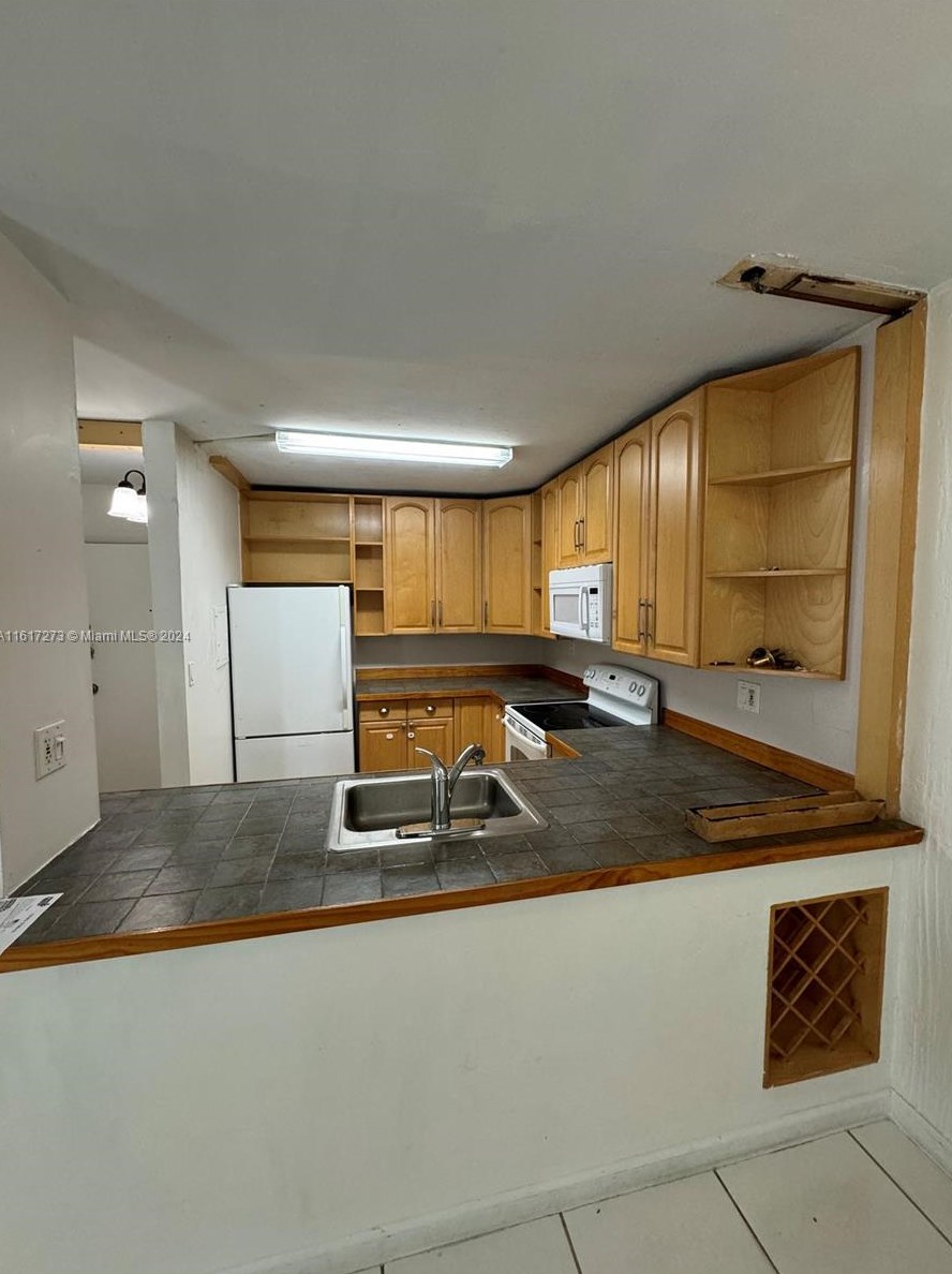 11261 Sw 88th St #107h, Miami, FL 33176