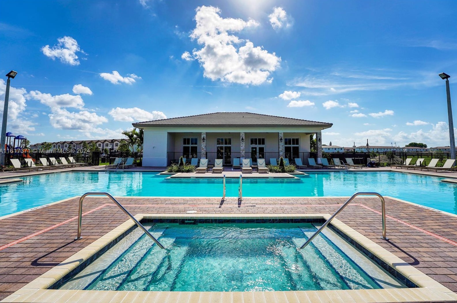 2481 Nw 124th St, Miami, FL 33167