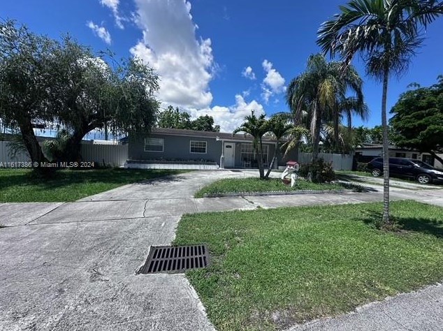 11764 37th St, Miami, FL 33175-3110
