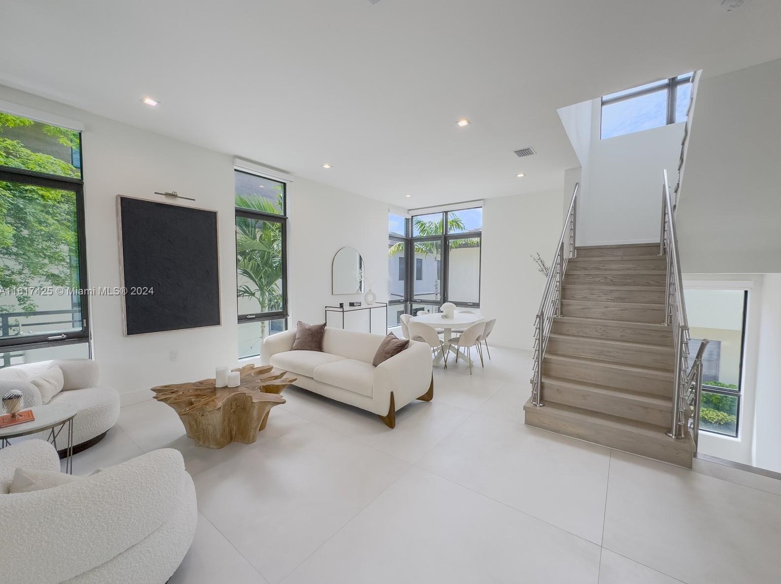8267 48th St, Miami, FL 33166-5413