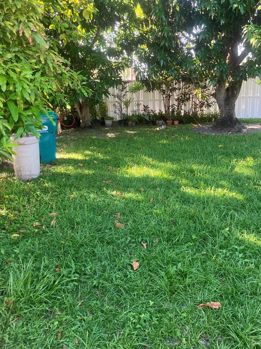 1345 199th St, Miami, FL 33169-2739