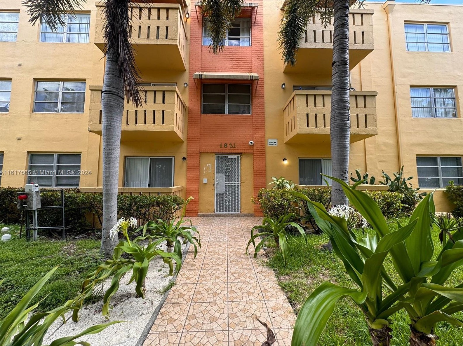 1821 Ne 168th St #a1, Miami, FL 33162