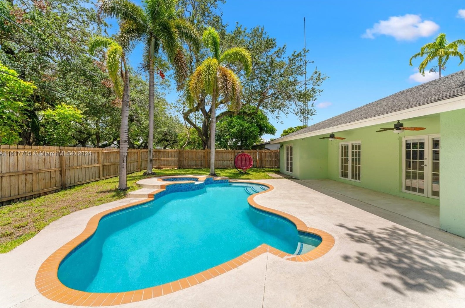 1030 Sw 66th Ave, Hollywood, FL 33023