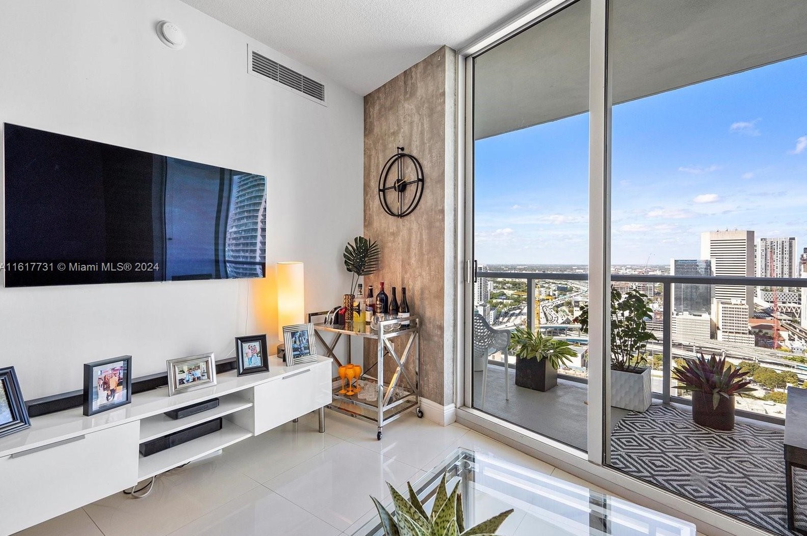 185 Sw 7th St Apt 3407, Miami, FL 33130