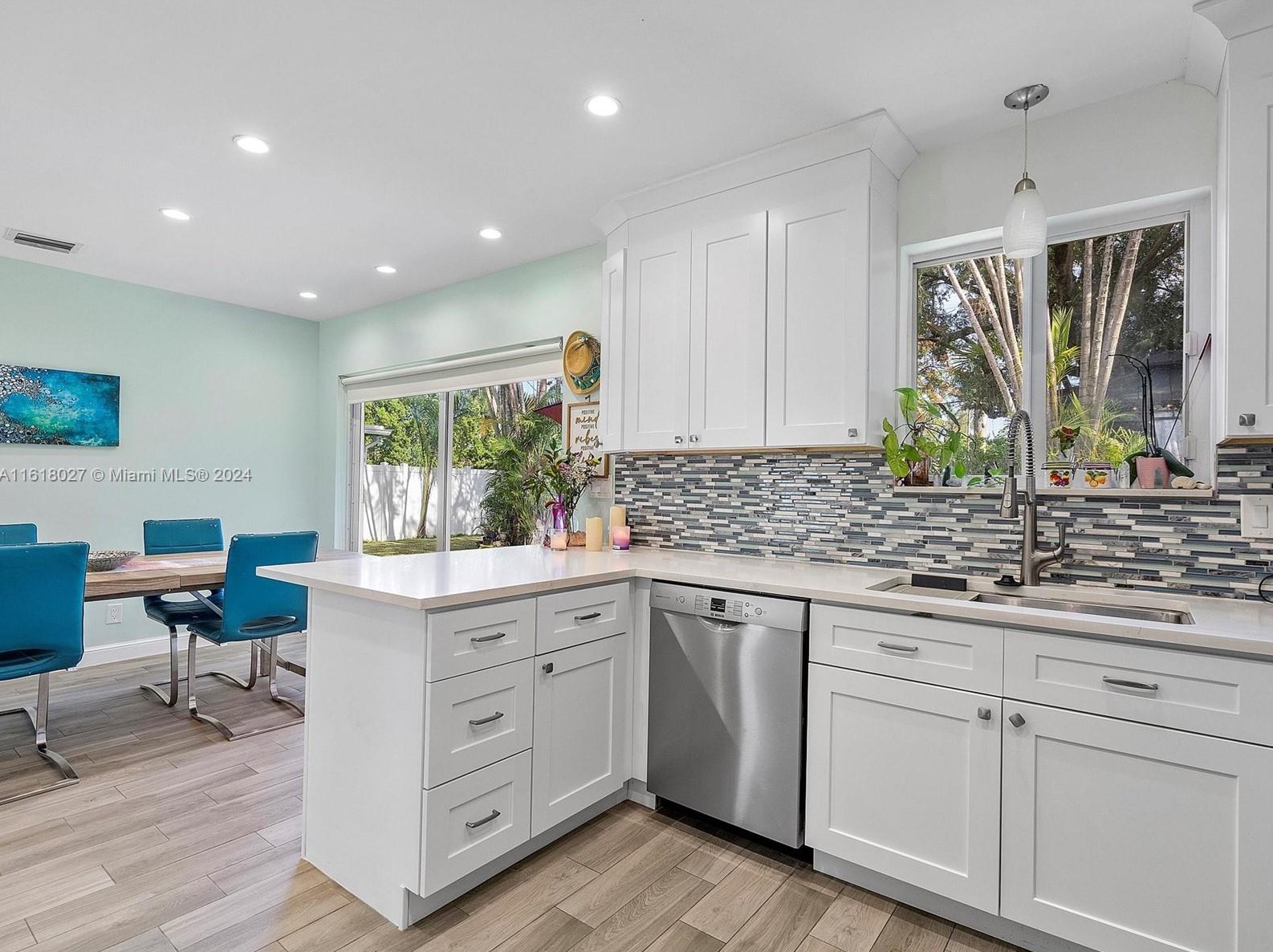 1426 Arthur St, Hollywood FL  33020-3743 exterior