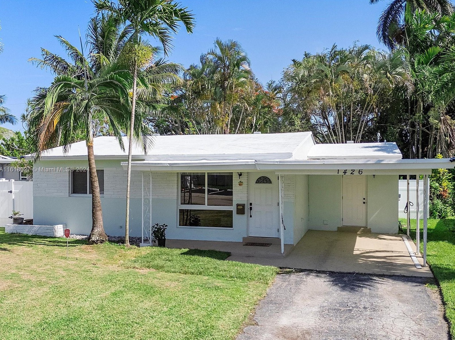 1426 Arthur St, Hollywood FL  33020-3743 exterior