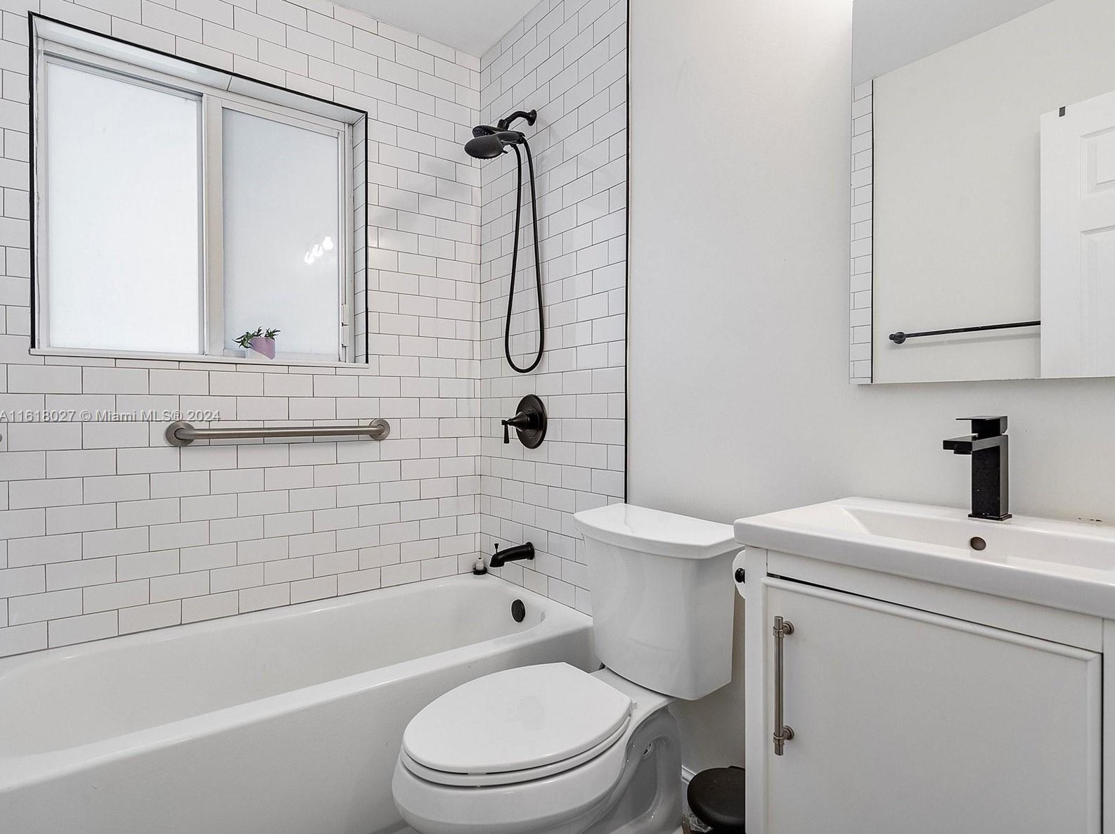 1426 Arthur St, Hollywood FL  33020-3743 exterior