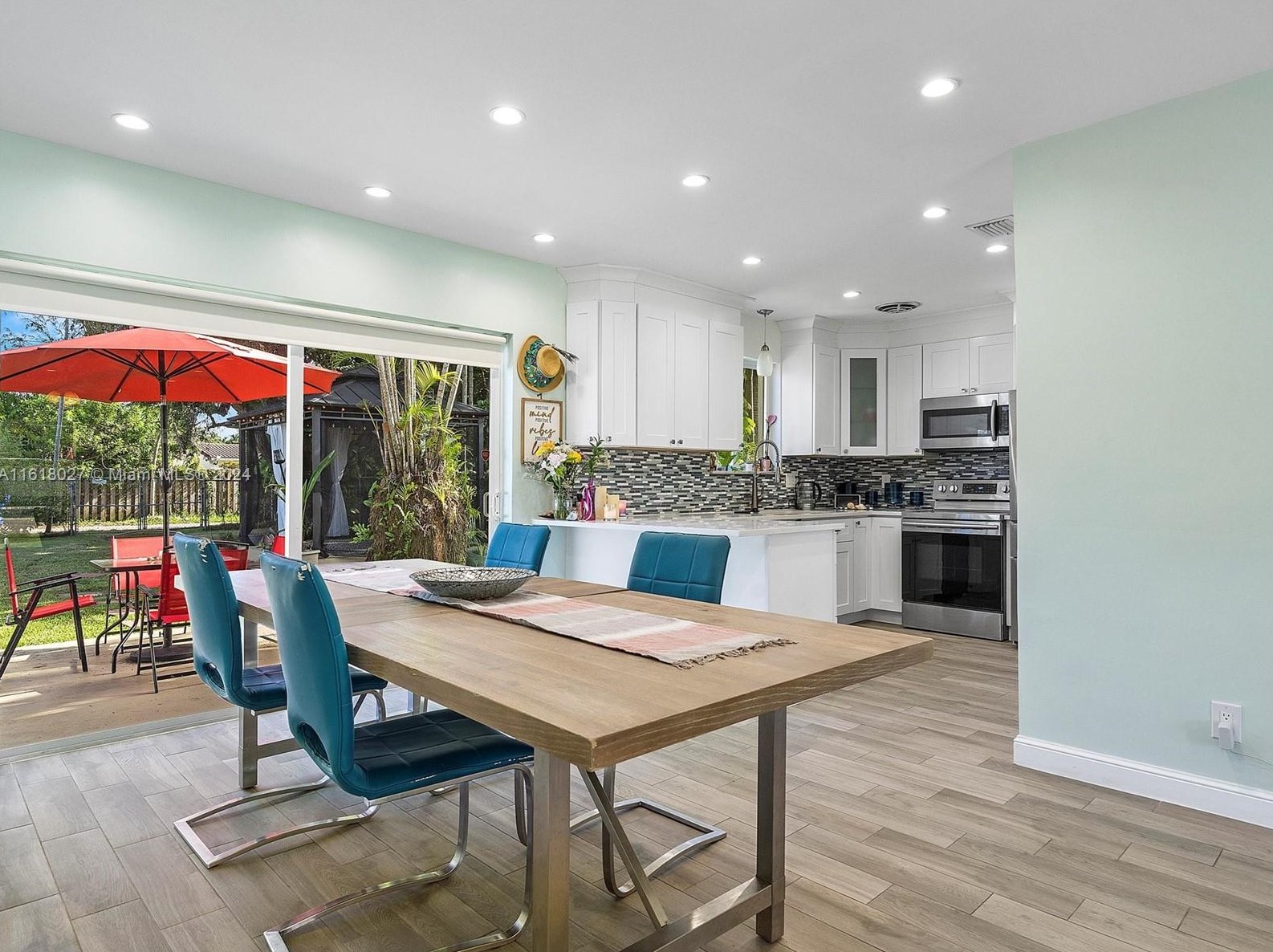 1426 Arthur St, Hollywood FL  33020-3743 exterior