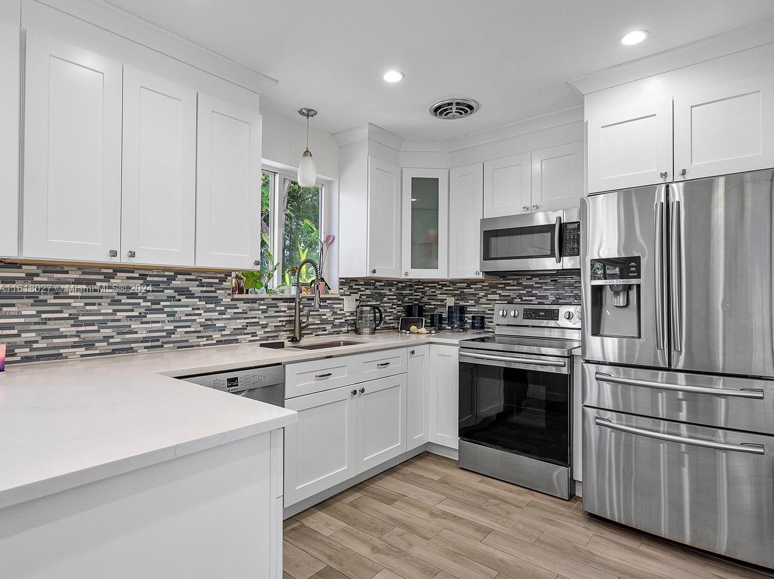 1426 Arthur St, Hollywood FL  33020-3743 exterior