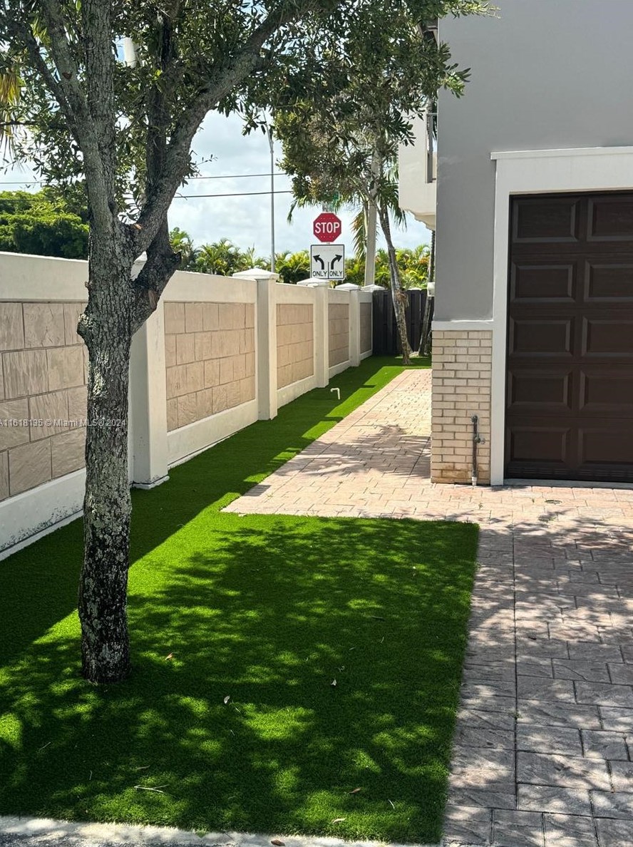 10400 58th Ter Nw, Miami, FL 33178