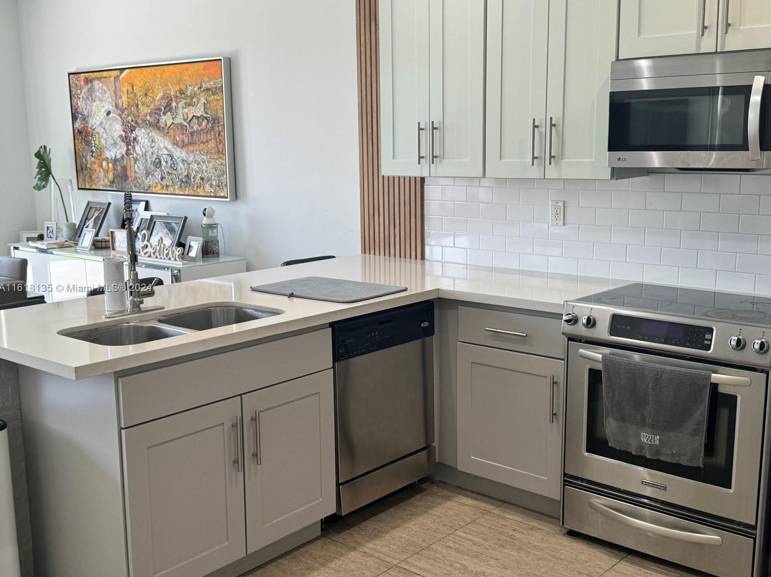 10400 58th Ter, Miami FL  33178-1265 exterior