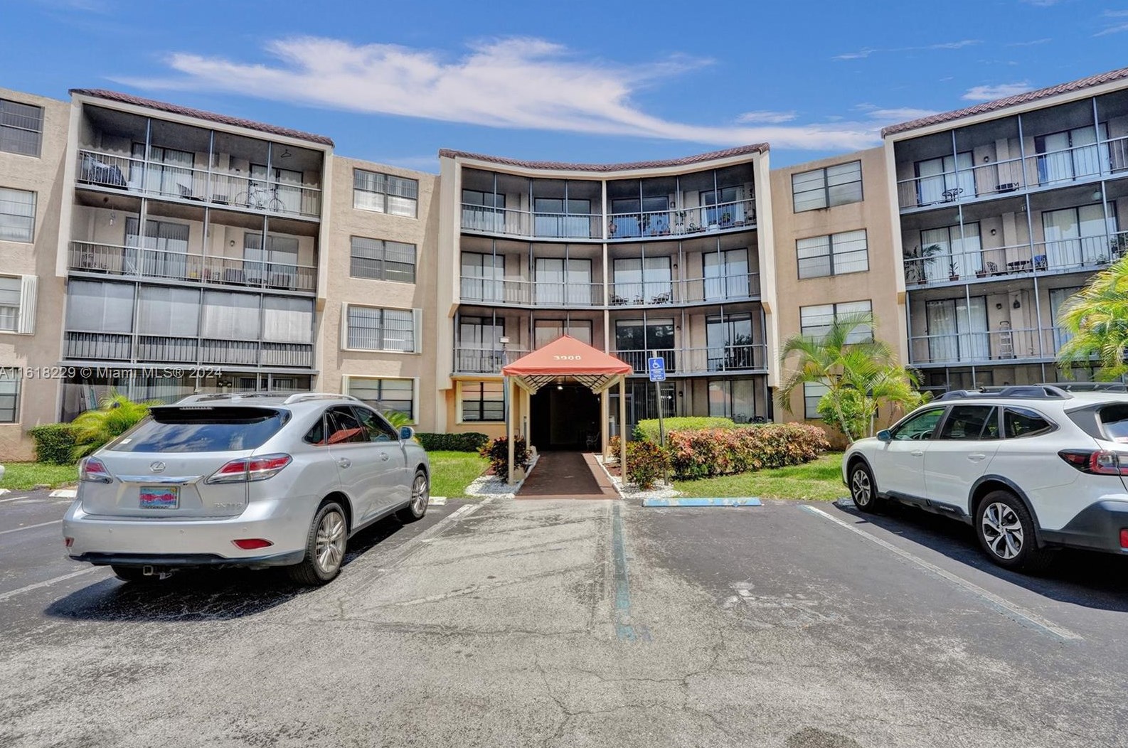 3900 N Hills Dr #406, Hollywood, FL 33021