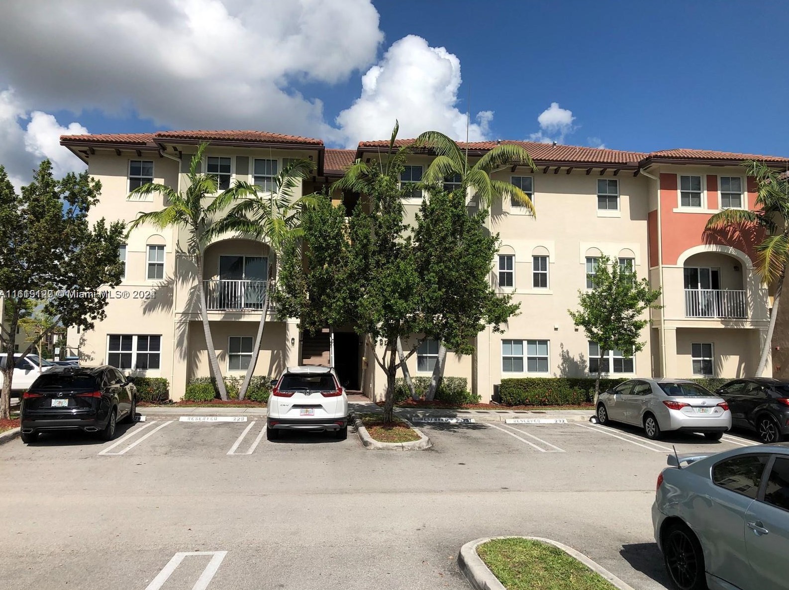 8760 Nw 97th Ave Apt 205, Miami, FL 33178