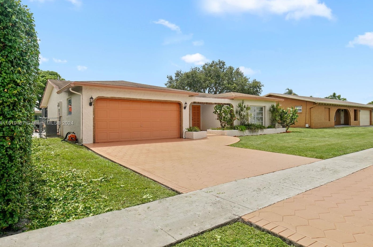 330 Nw 92nd Ave, Hollywood, FL 33024