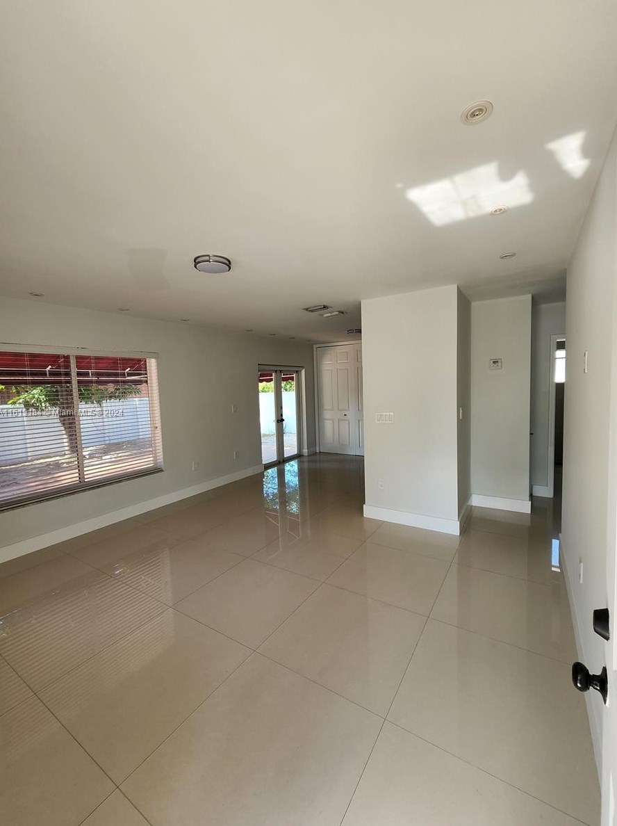 1097 Nw 38th St #1097, Miami, FL 33127