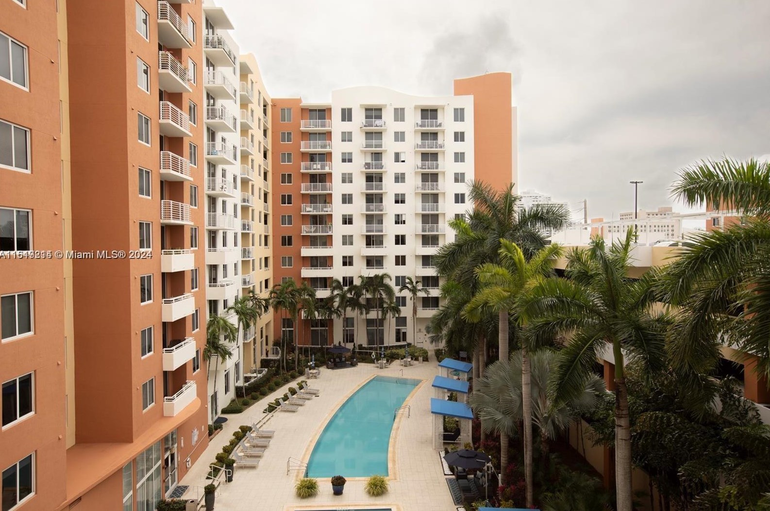 18800 Ne 29th Ave #904, Miami, FL 33180