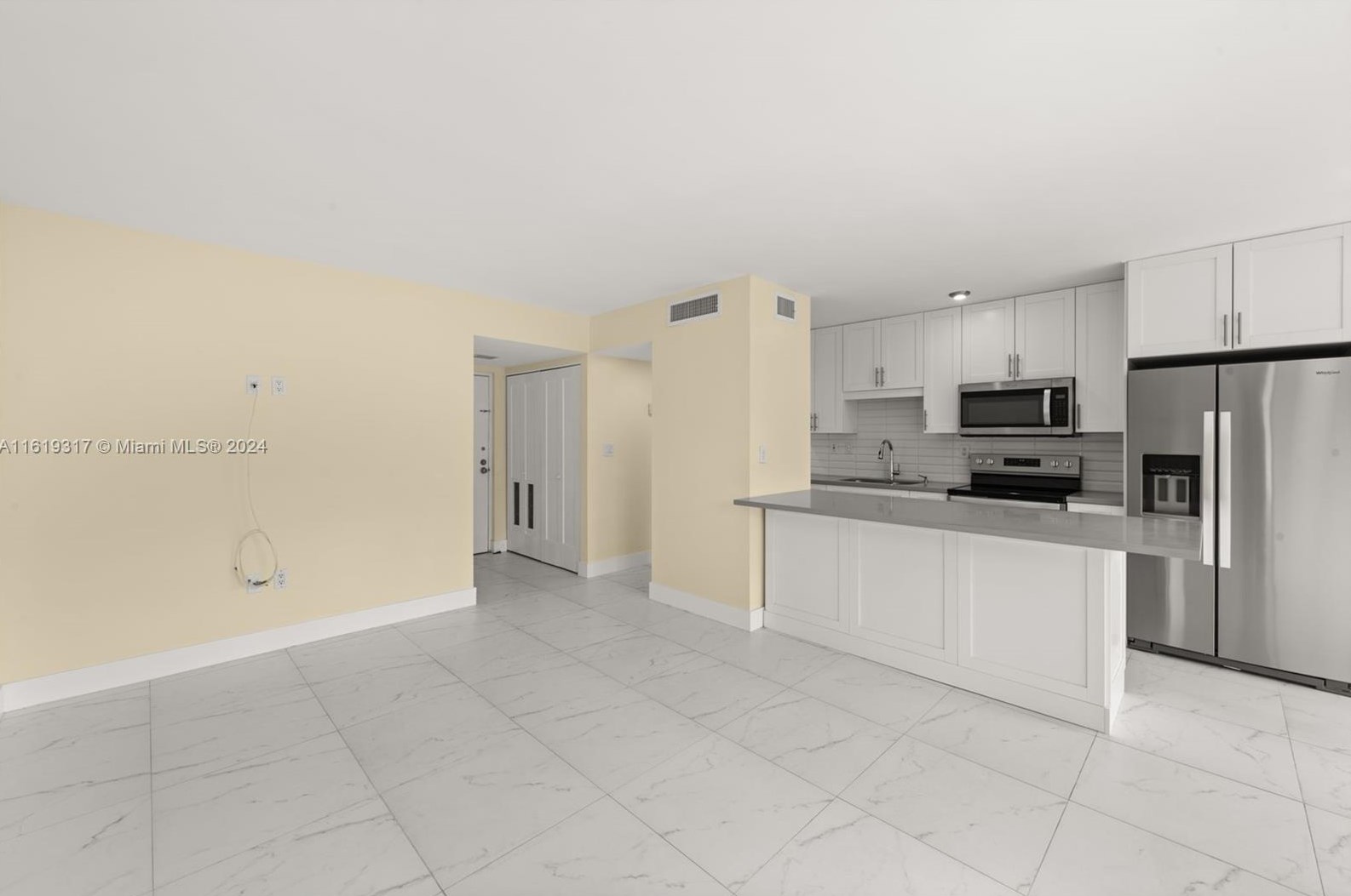 9390 W Flagler St Apt 221b, Miami, FL