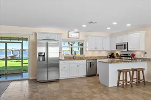 924 Lake Dr E, Lake Placid, FL 33852 - Photo 6