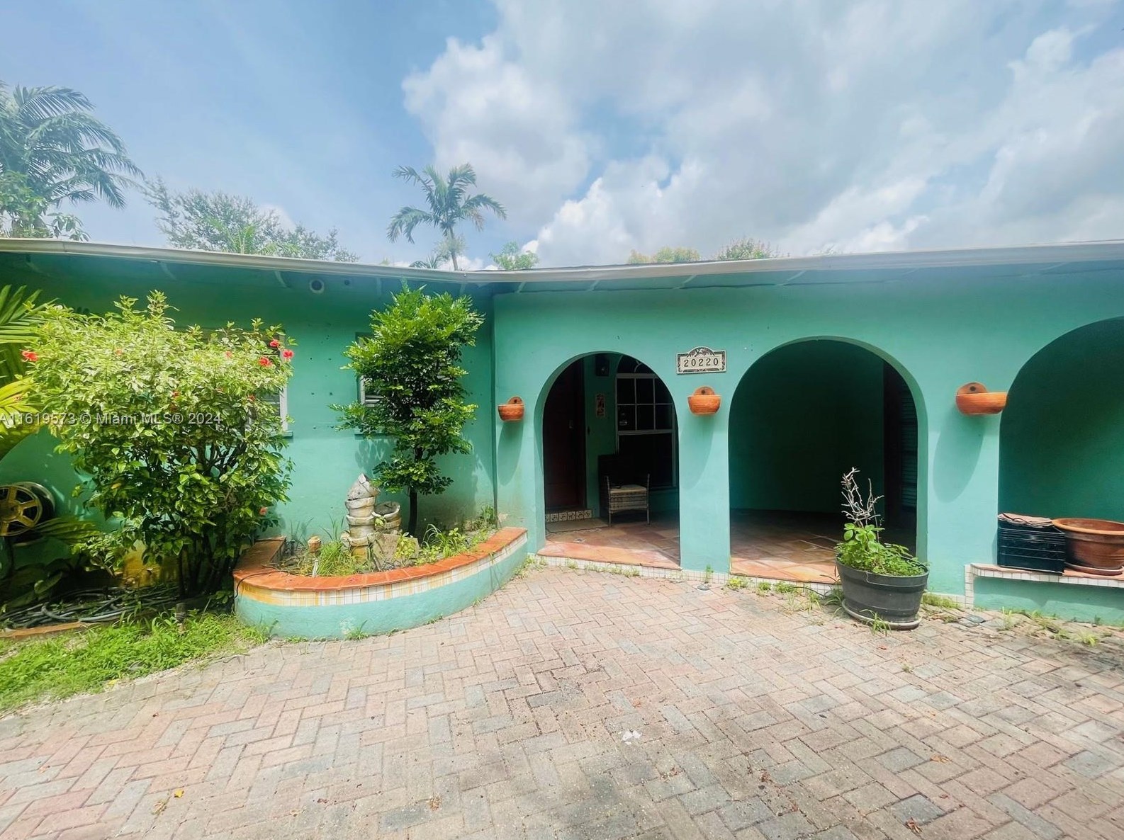 20220 15th Ave, Miami, FL 33179-5102
