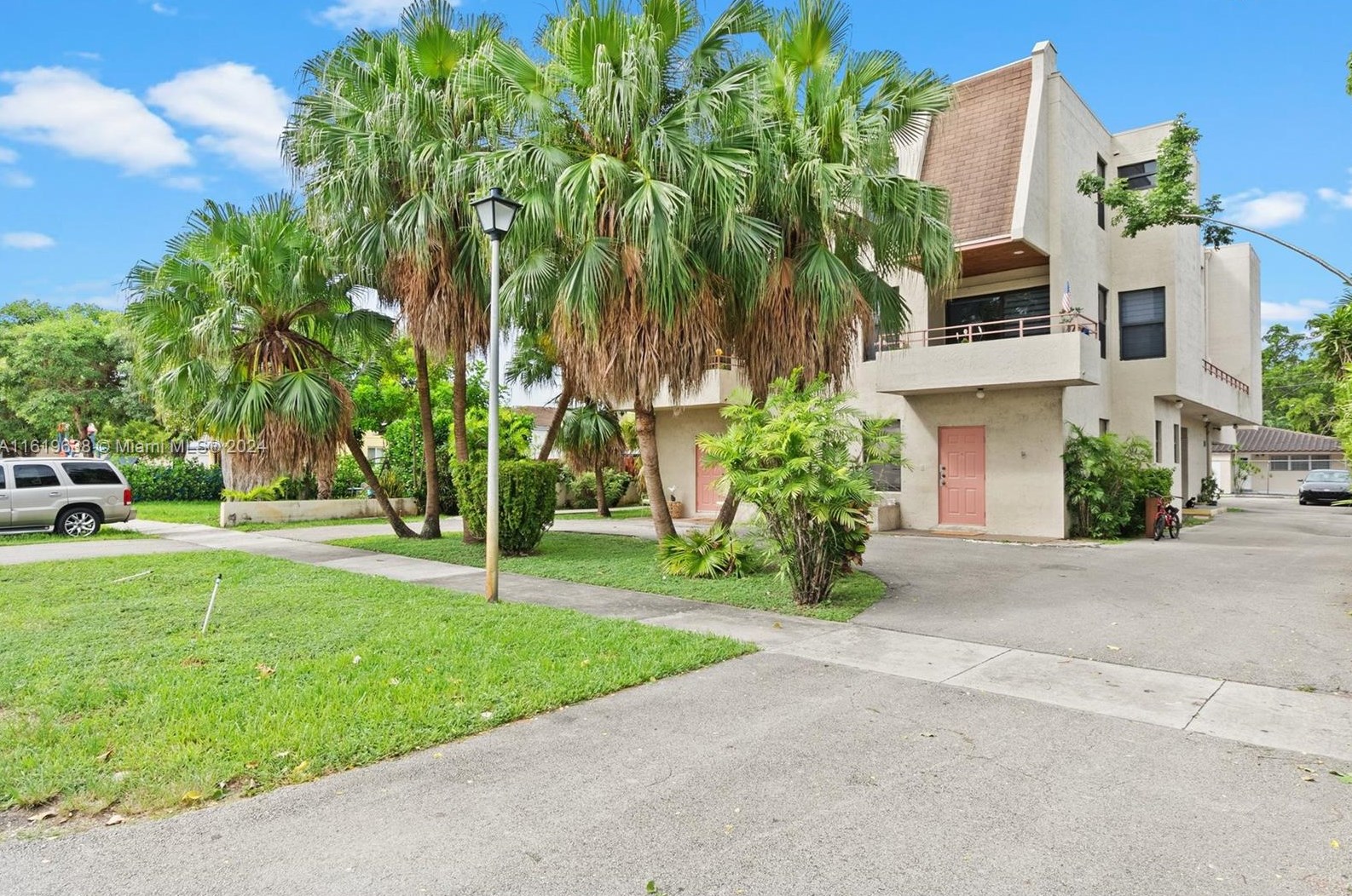 230 Canal St #102, Miami, FL 33166