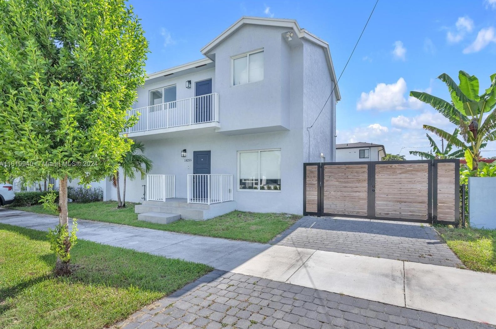 18255 103rd Ct, Miami, FL 33157-6837