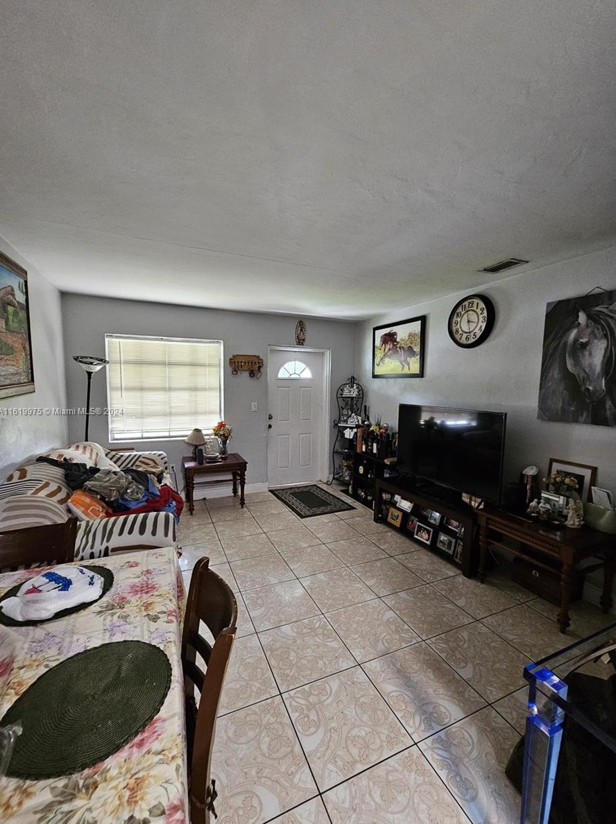 482 Ne 136th St #482, Miami, FL 33161