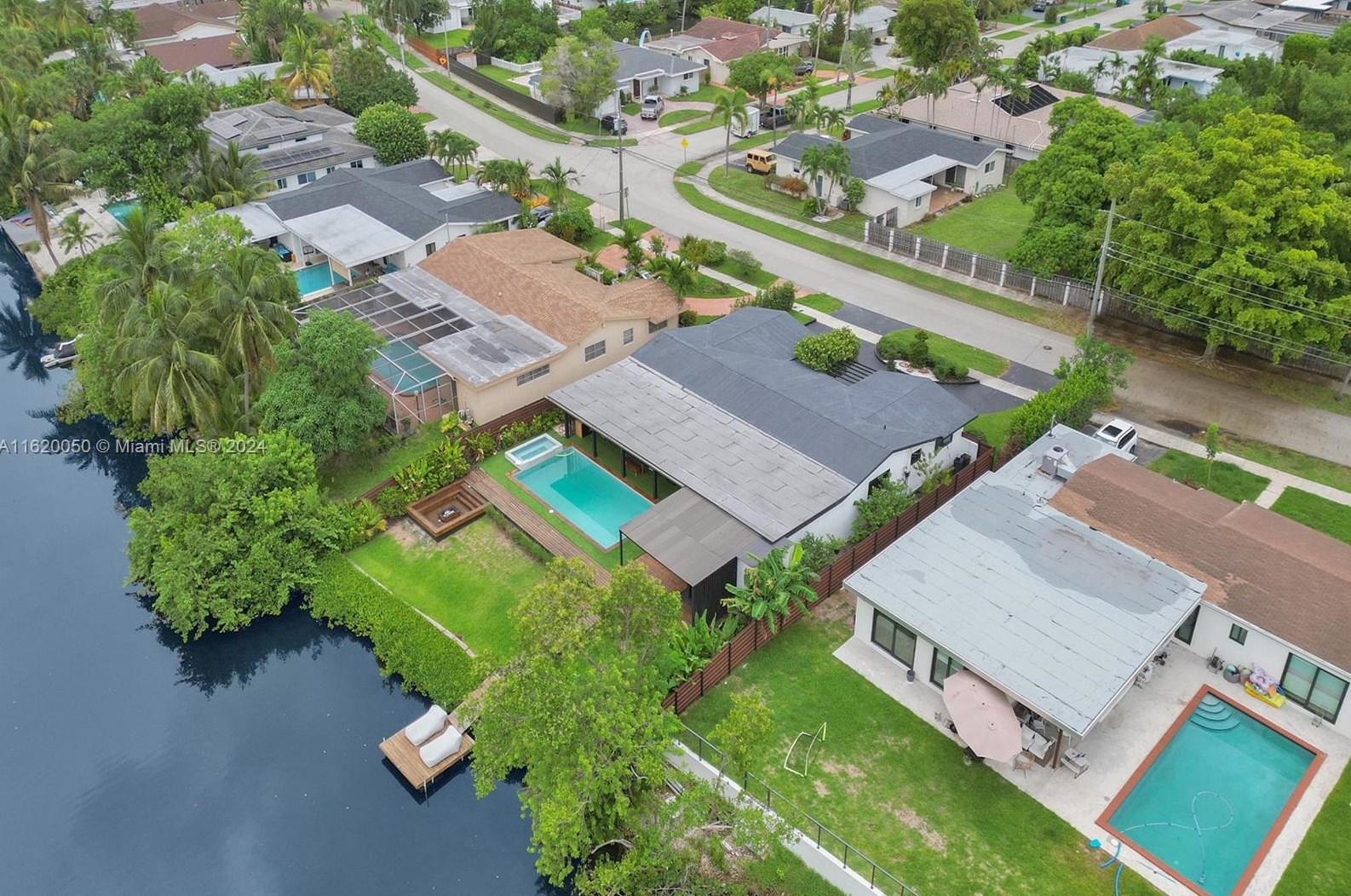 19420 23rd Ave, Miami, FL 33056-2639