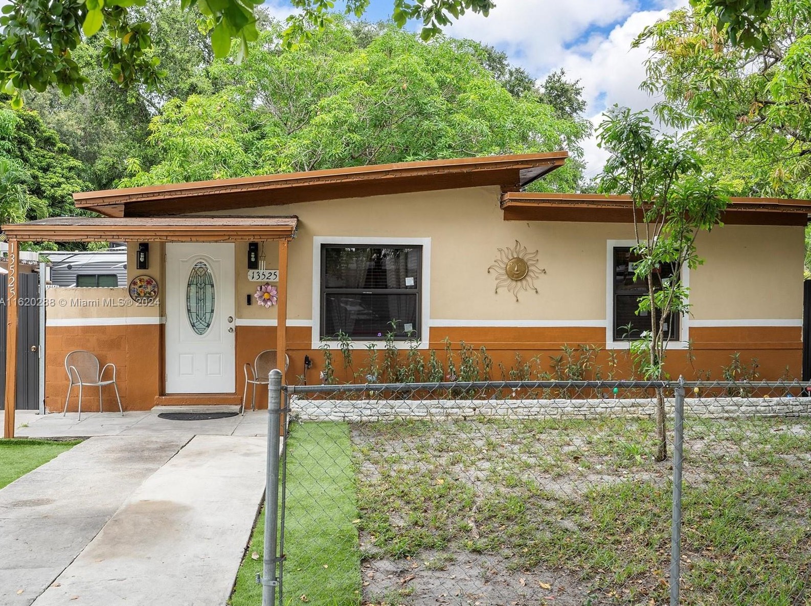13525 Nw 5th Ave, Miami, FL 33168