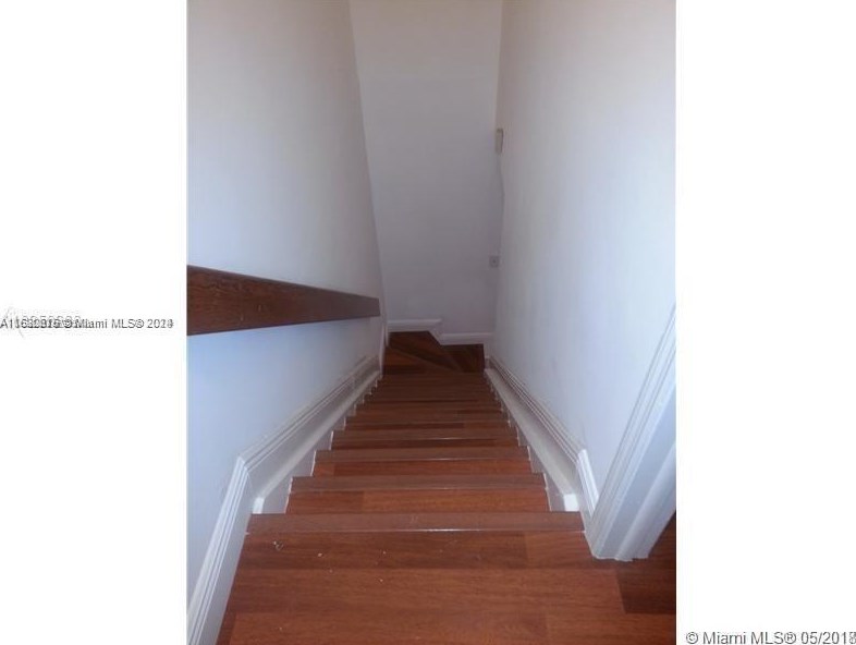 8665 6th Ln, Miami, FL 33126-3835