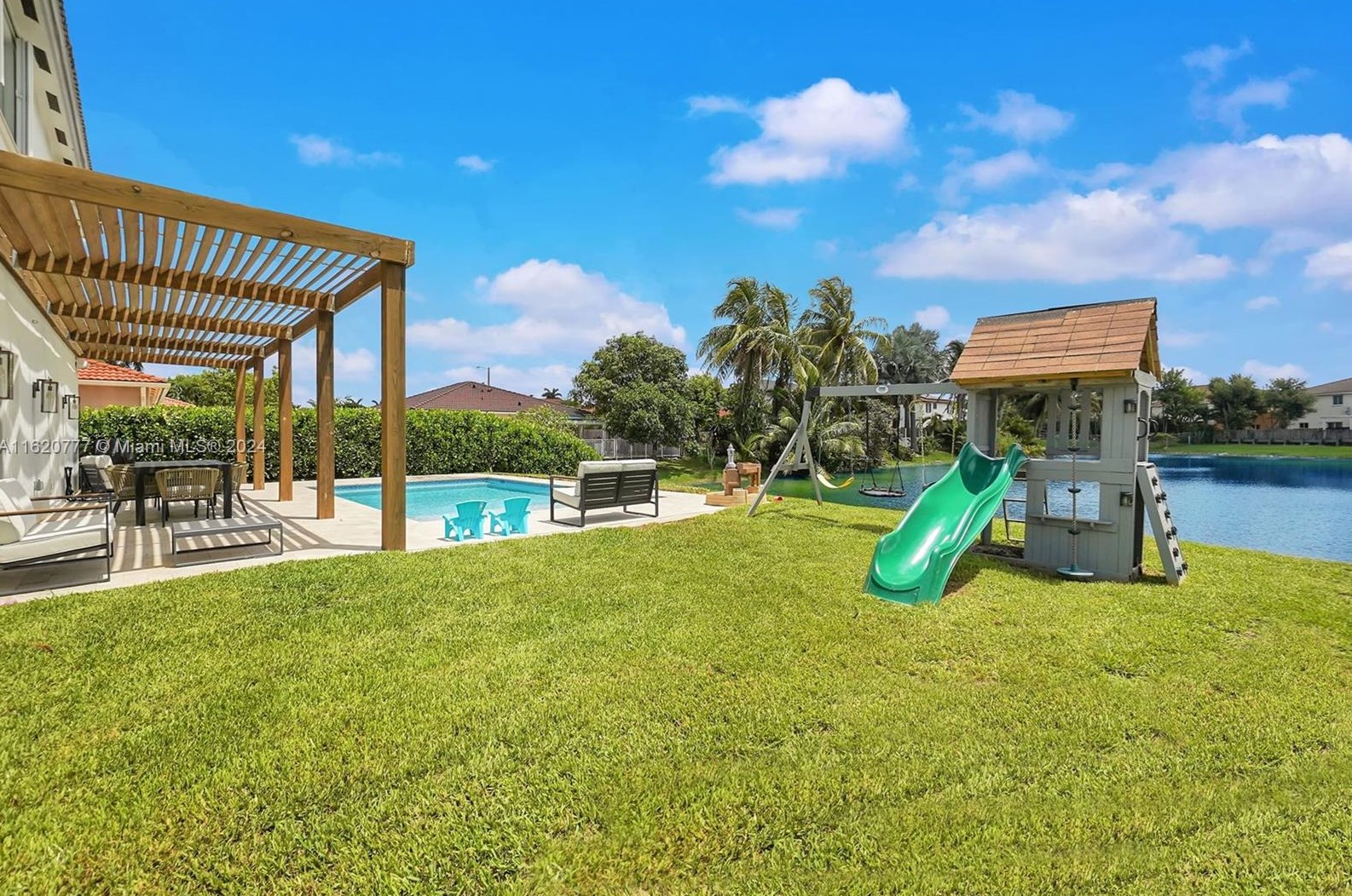 16303 57th St, Miami FL  33193-5639 exterior