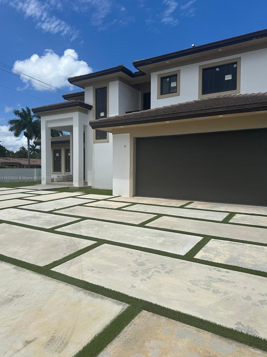 12890 2nd St, Miami, FL 33182-1104