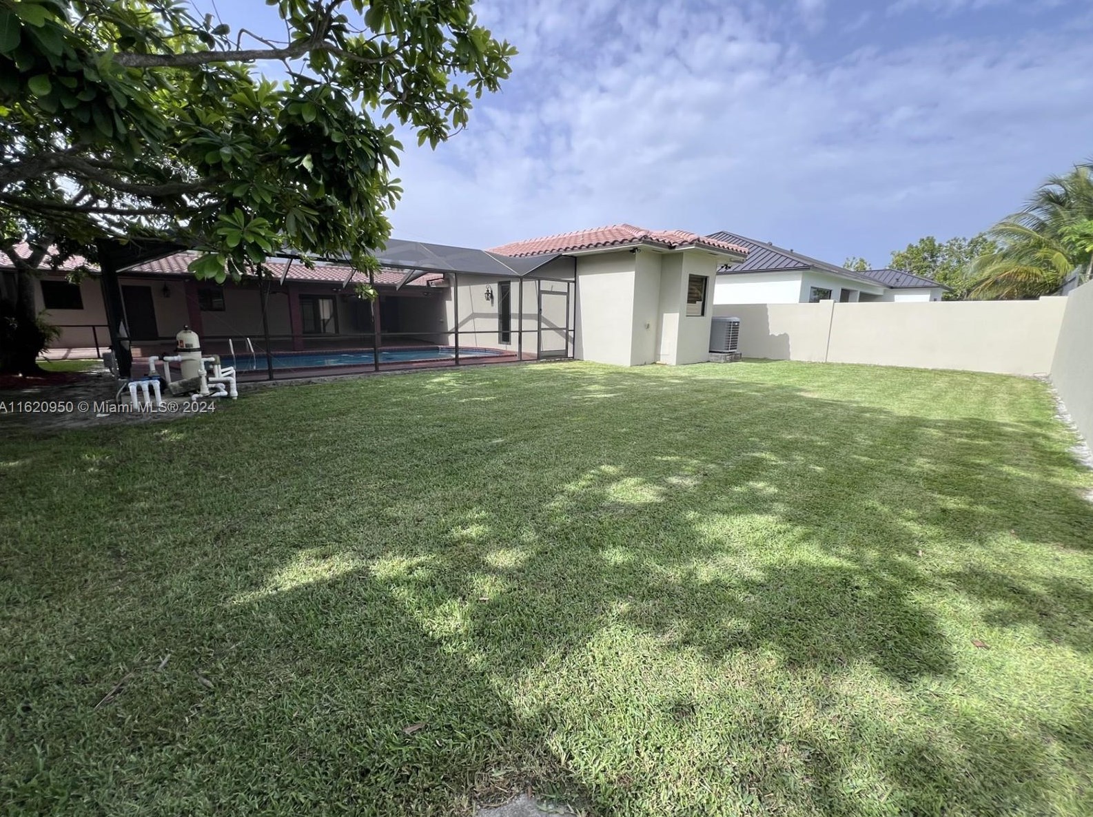 10754 Sw 30th St, Miami, FL 33165