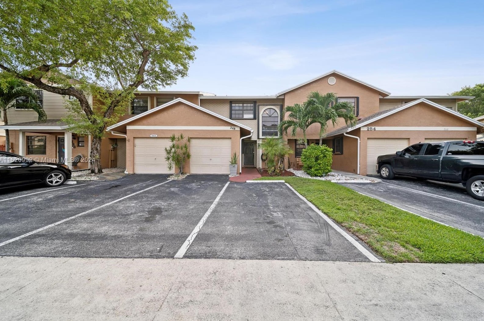 248 Nw 106th Ave, Hollywood, FL 33026