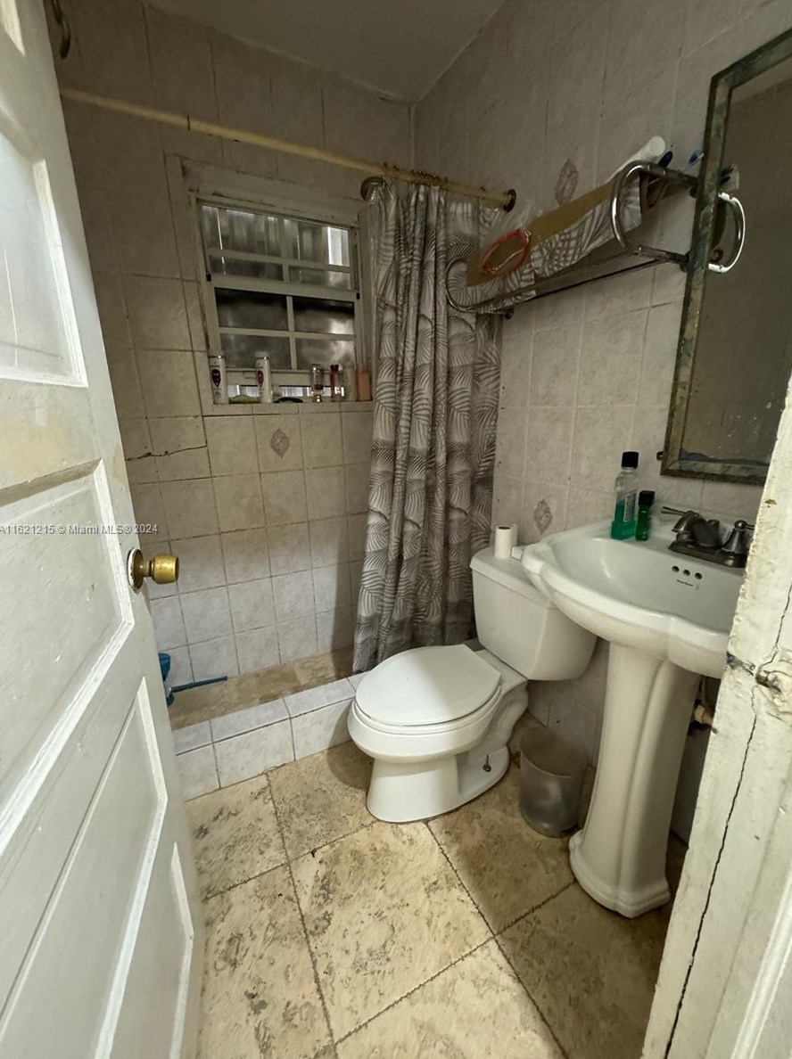 2235 35 St, Miami FL 33142-5351 exterior