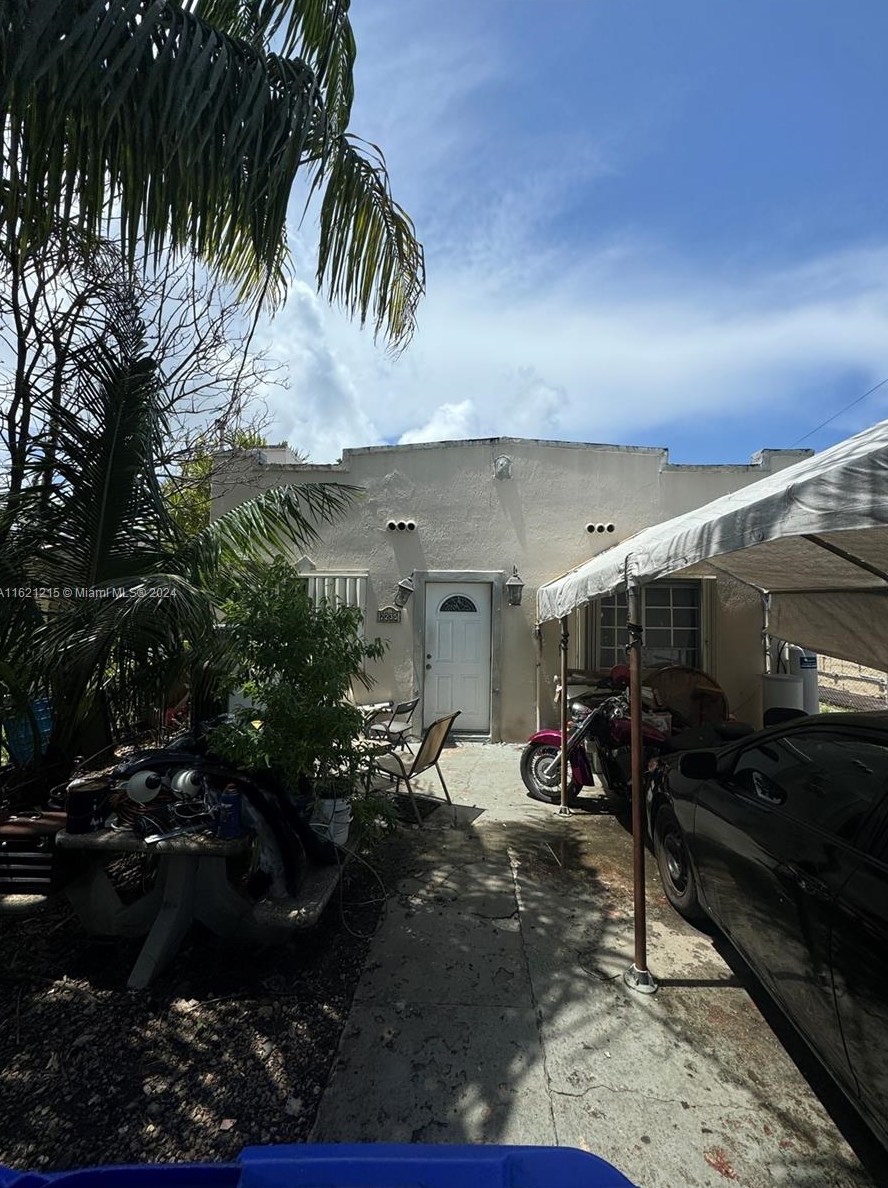 2235 35th St, Miami, FL 33142-5351