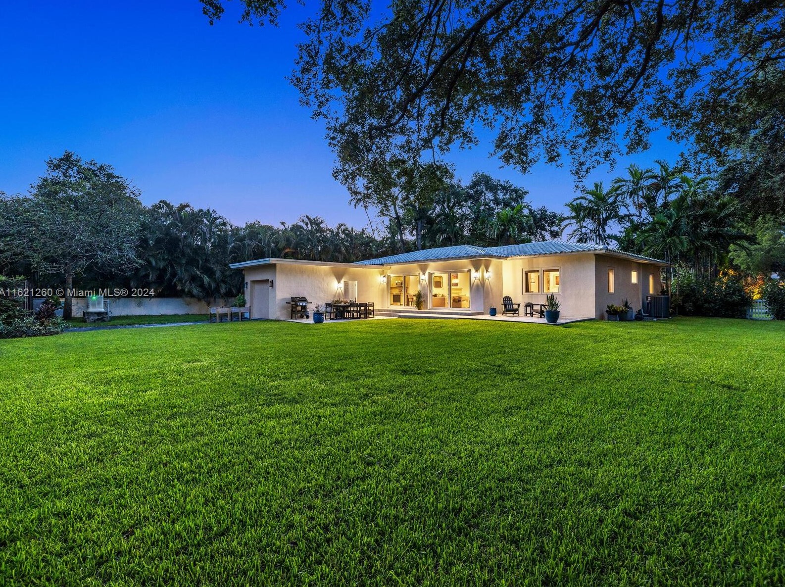 420 94 St, Miami FL 33138-2845 exterior