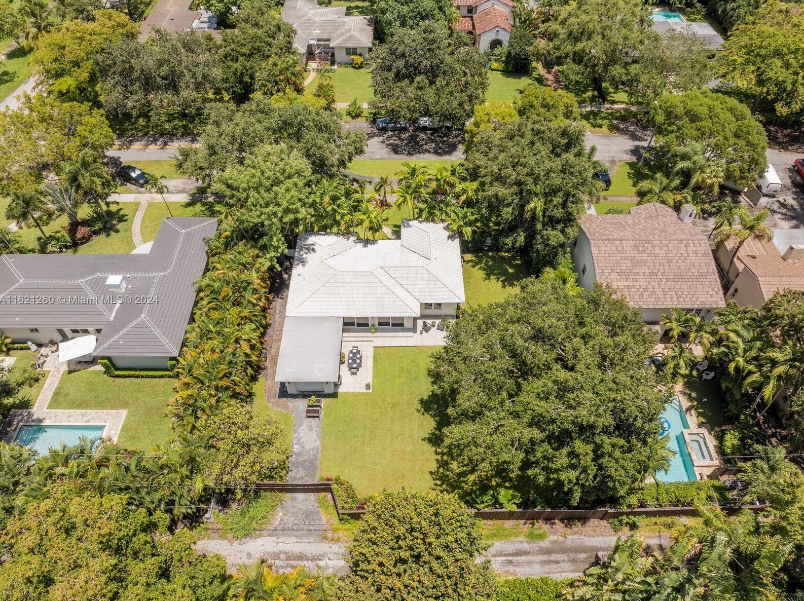 420 94 St, Miami FL 33138-2845 exterior