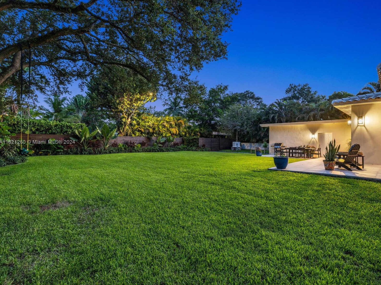 420 94 St, Miami FL 33138-2845 exterior