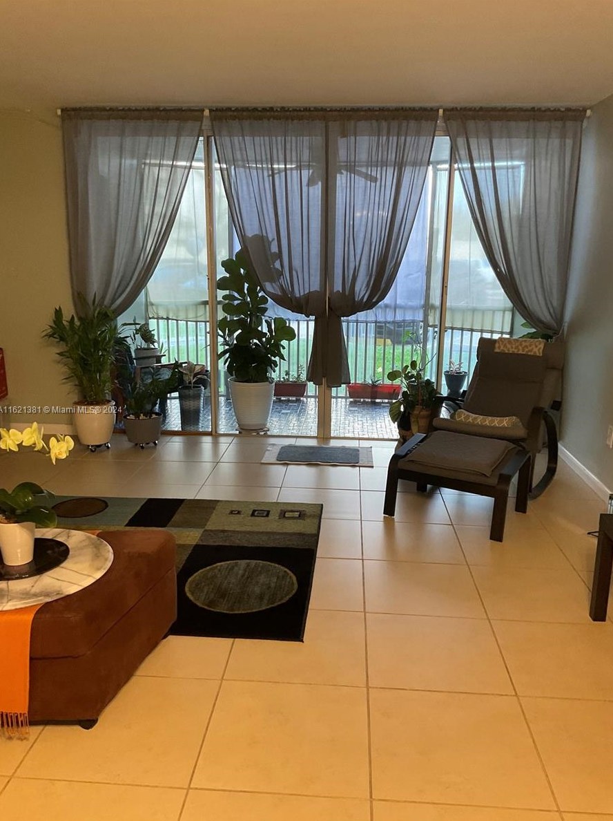1710 Ne 191st St #107-3, Miami, FL