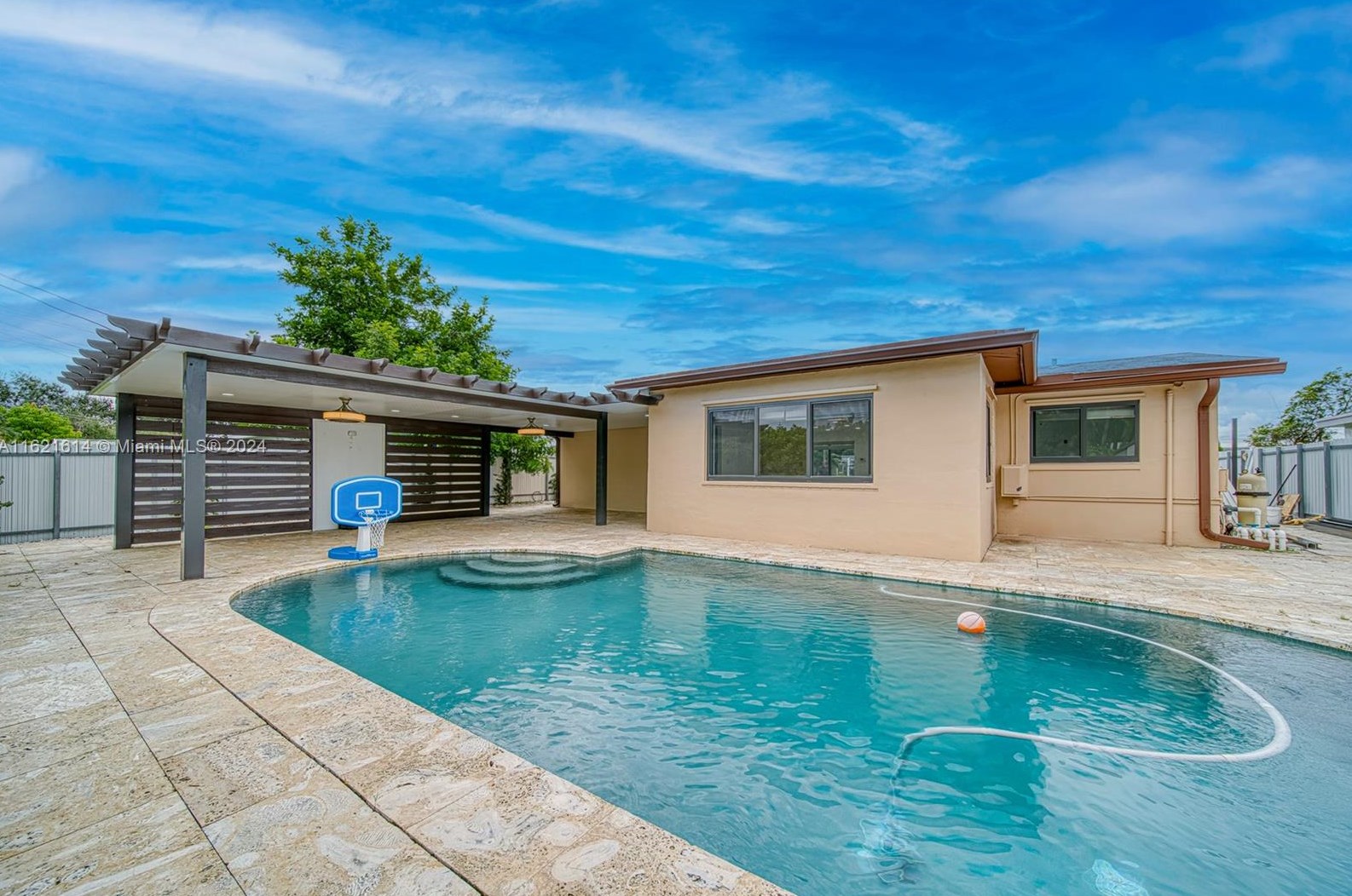 6431 Scott St, Hollywood, FL 33024