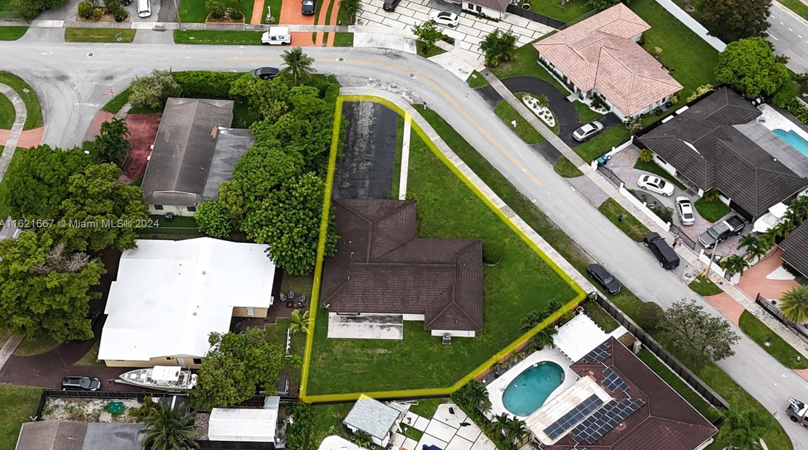 11990 24th Ter, Miami, FL 33175-2461